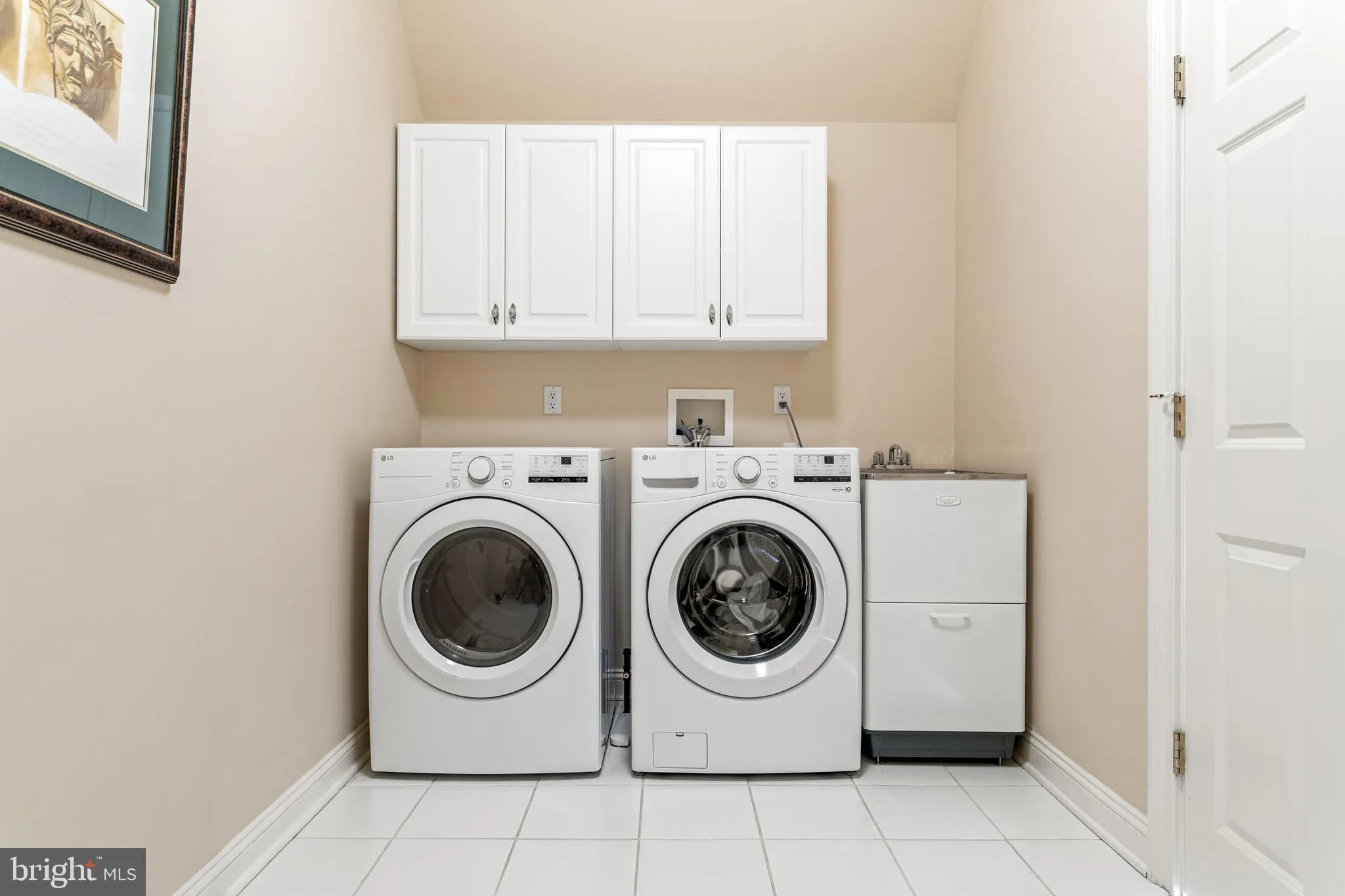 Villanova, Pennsylvania 19085, United States, 5 Bedrooms Bedrooms, ,6 BathroomsBathrooms,Residential,Active,94373