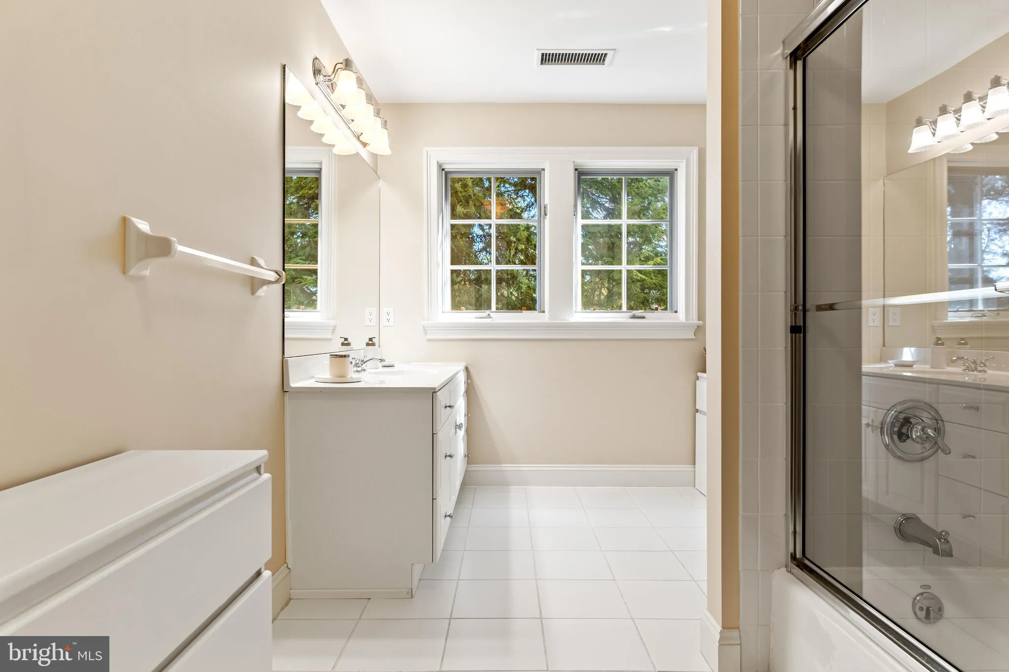 Villanova, Pennsylvania 19085, United States, 5 Bedrooms Bedrooms, ,6 BathroomsBathrooms,Residential,Active,94373