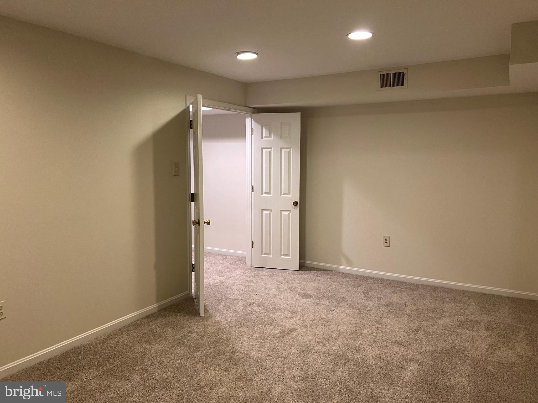 HICKORY CREEK - Residential Lease