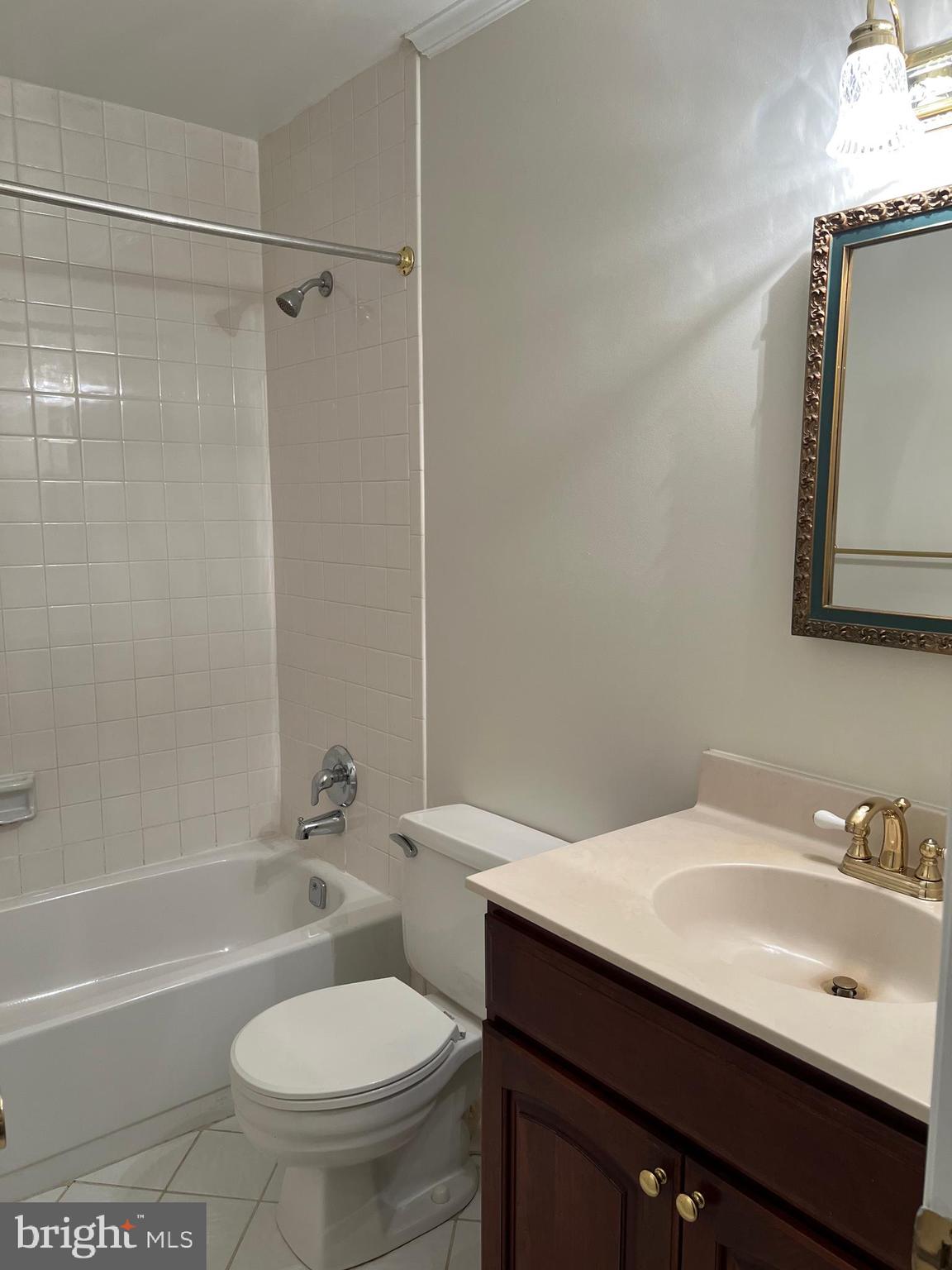 HICKORY CREEK - Residential Lease