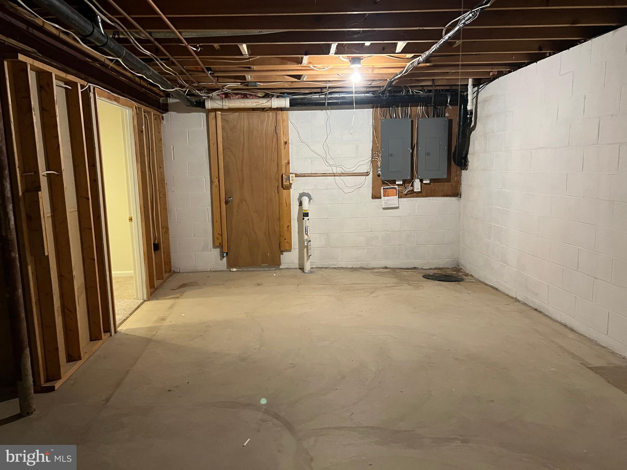 HICKORY CREEK - Residential Lease