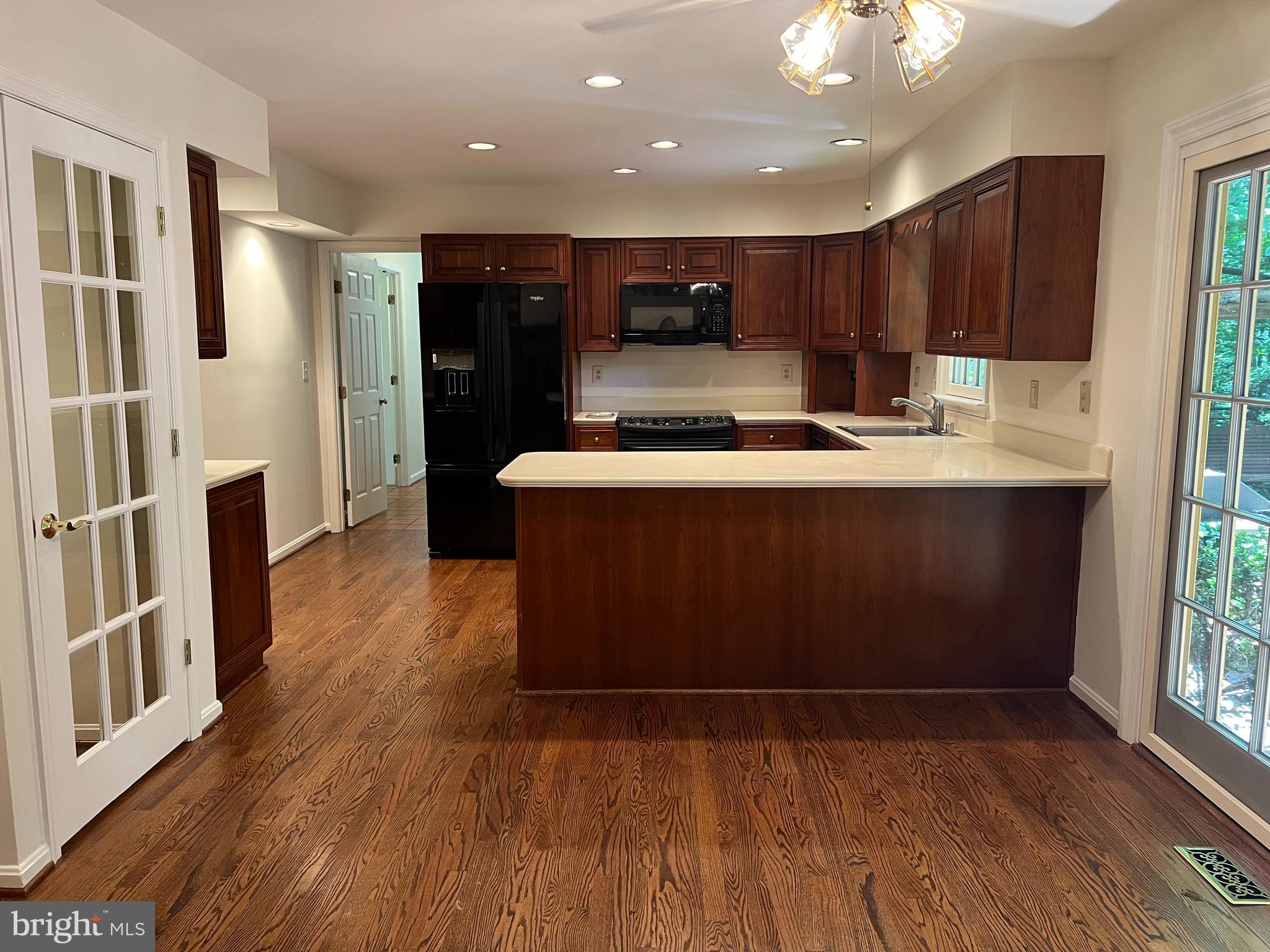 HICKORY CREEK - Residential Lease