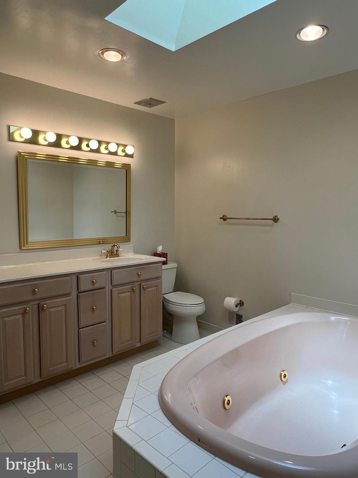 HICKORY CREEK - Residential Lease