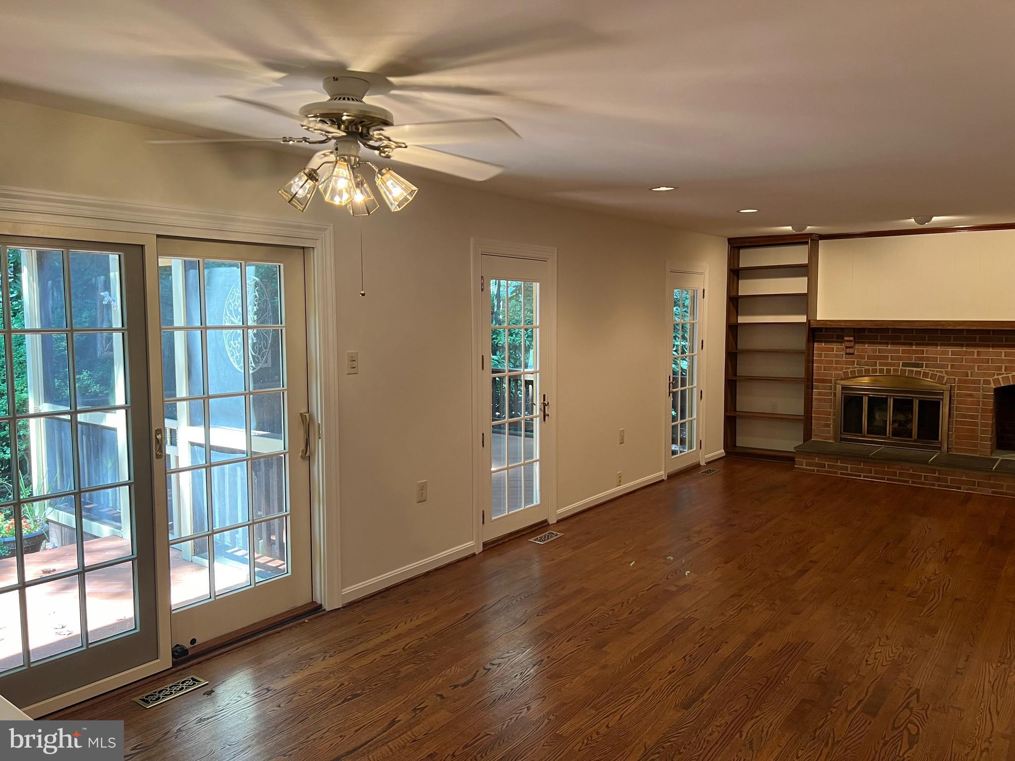 HICKORY CREEK - Residential Lease