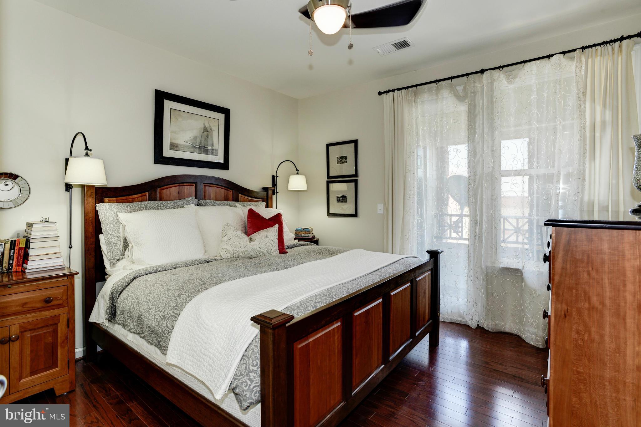 THE COLONNADE AT KENTLANDS - Residential