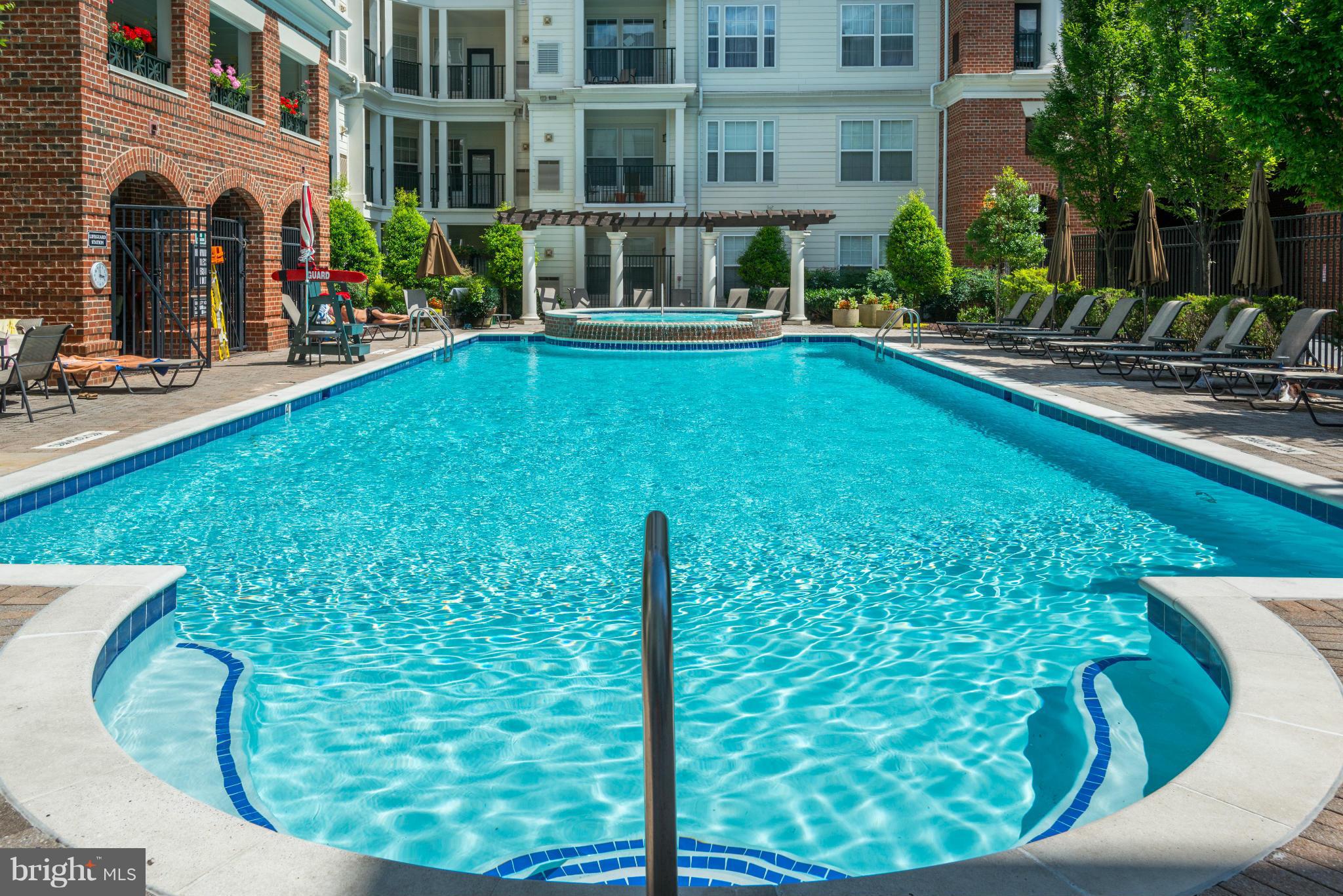 THE COLONNADE AT KENTLANDS - Residential