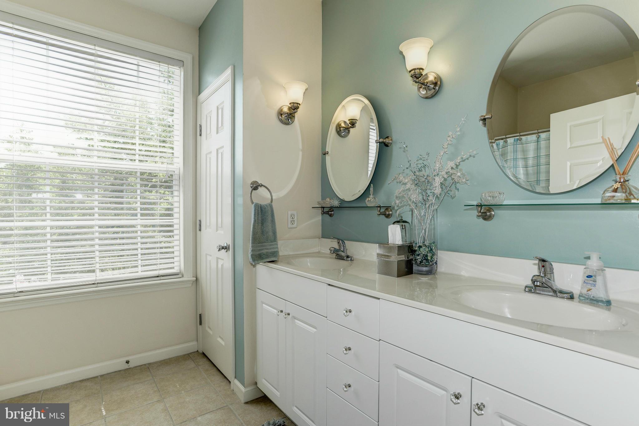 THE COLONNADE AT KENTLANDS - Residential