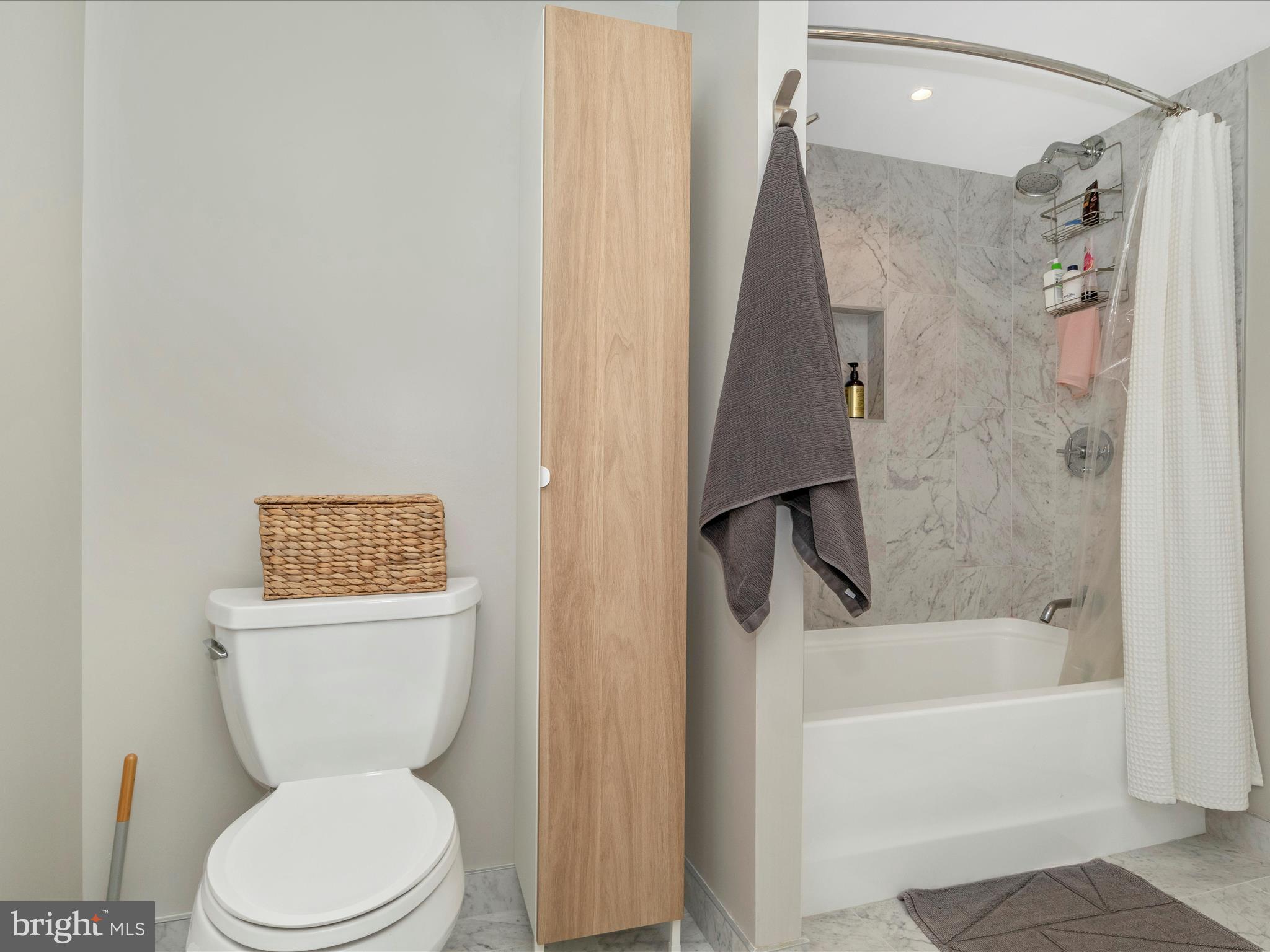 OLD TOWN ALEXANDRIA - Residential