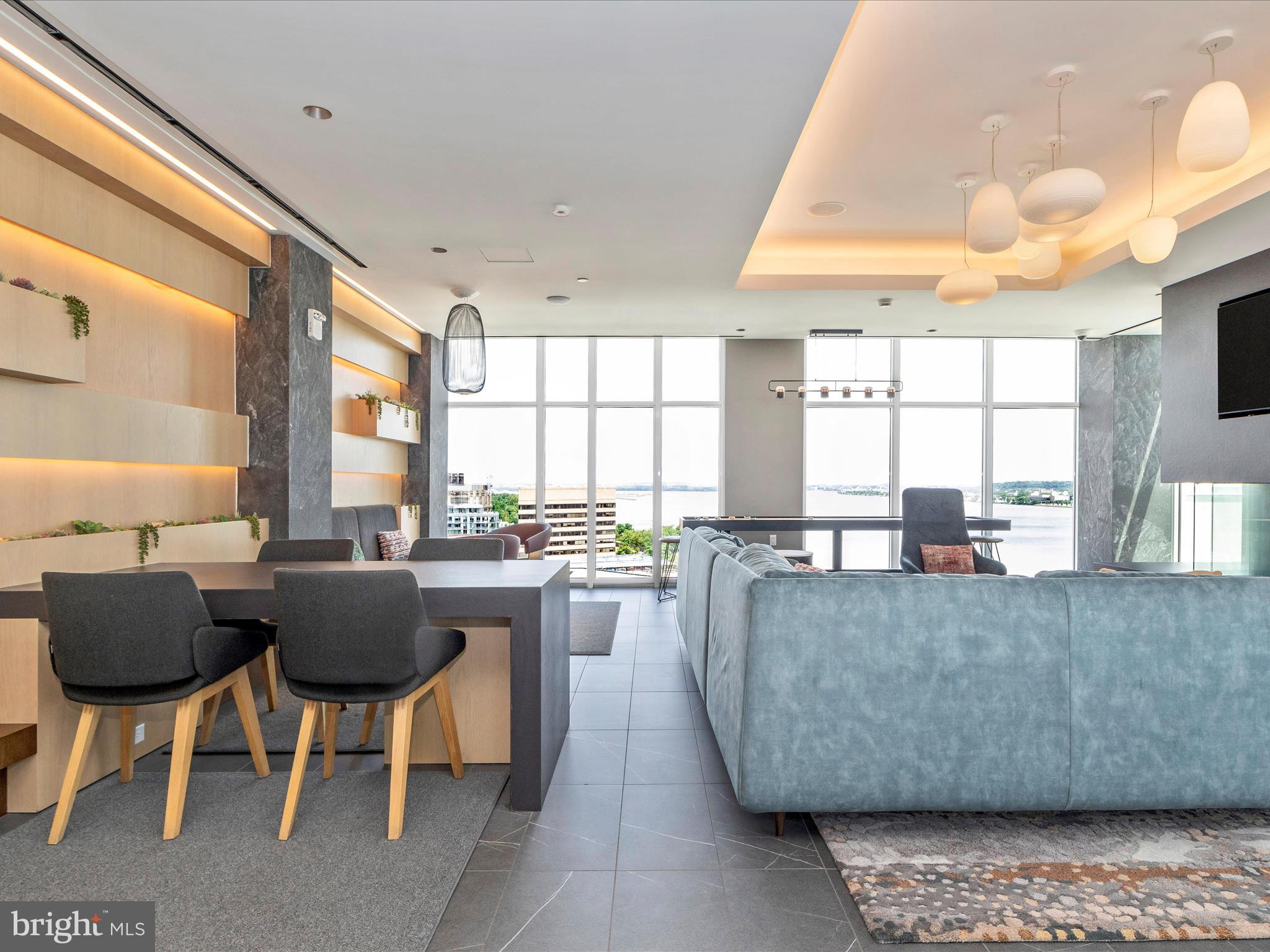 OLD TOWN ALEXANDRIA - Residential