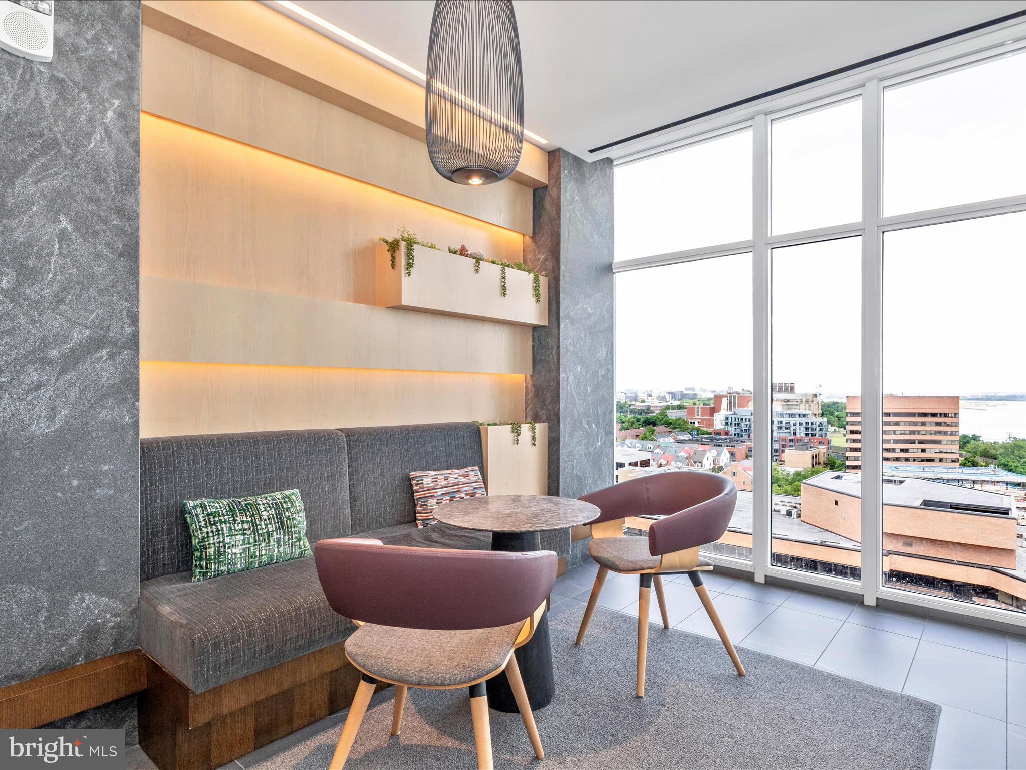 OLD TOWN ALEXANDRIA - Residential