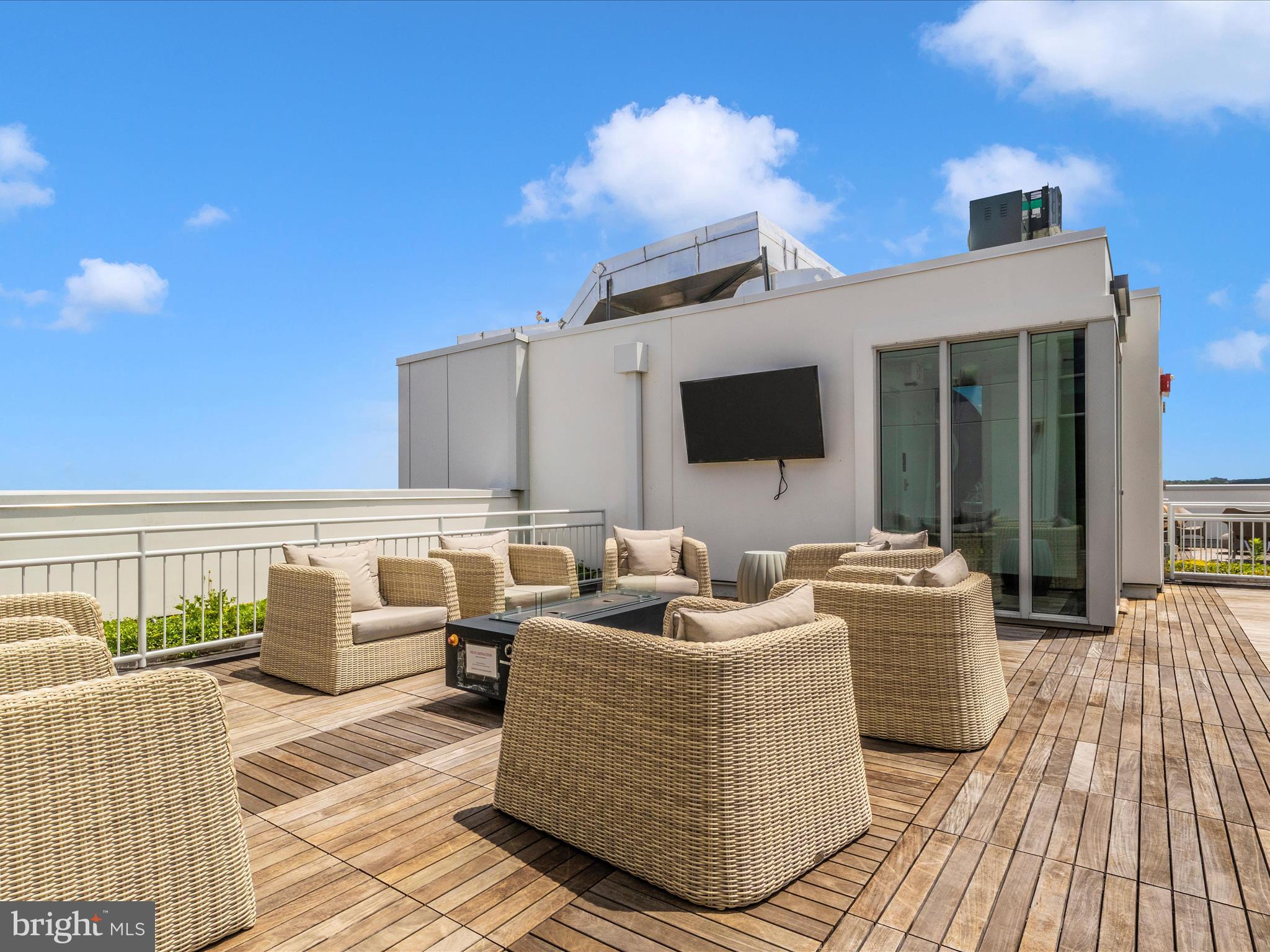 OLD TOWN ALEXANDRIA - Residential