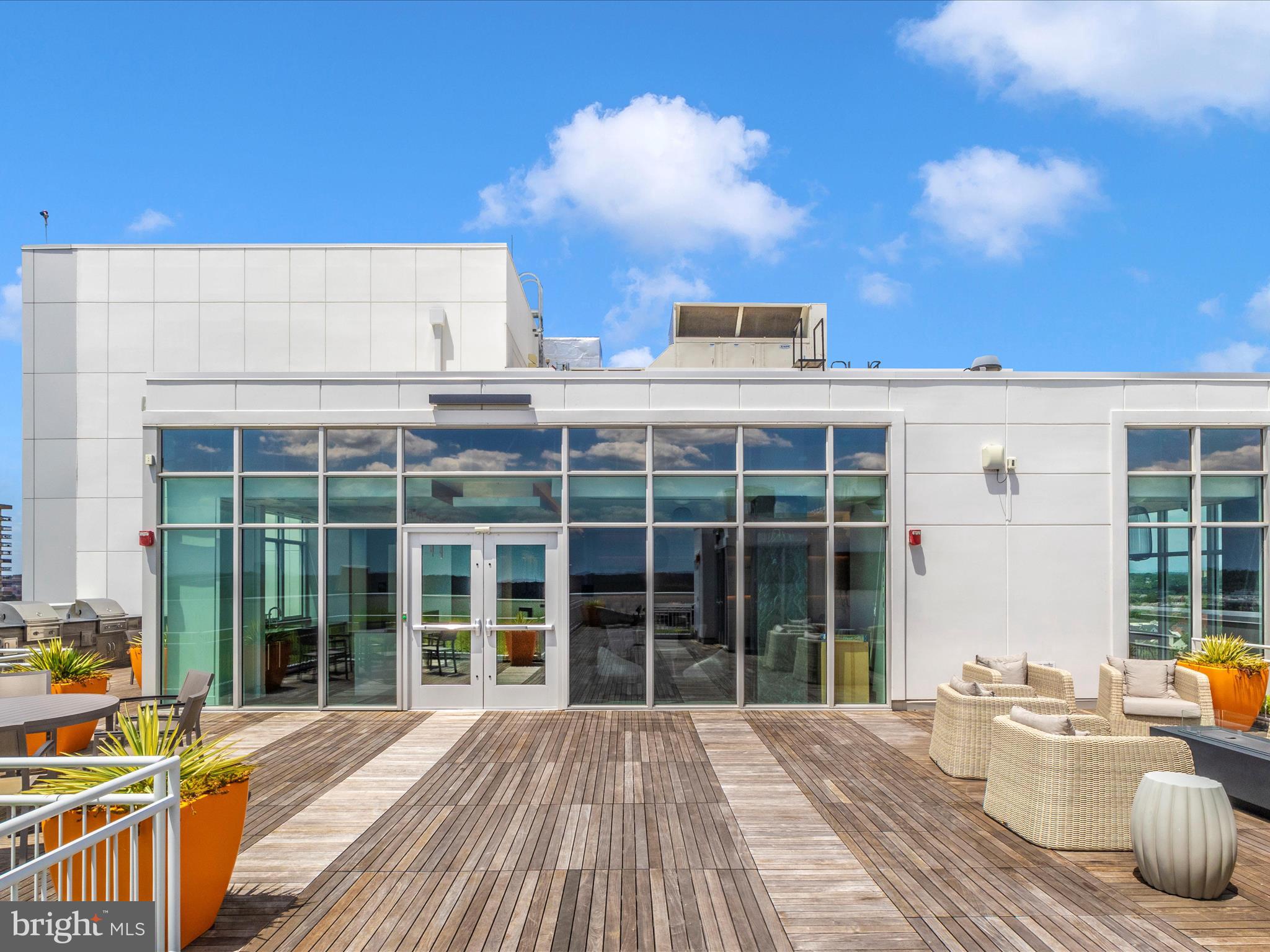 OLD TOWN ALEXANDRIA - Residential