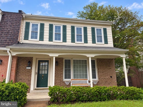 Townhouse For Sale - 6011 Bonnie Bern Court<br/> BURKE, VA 22015
