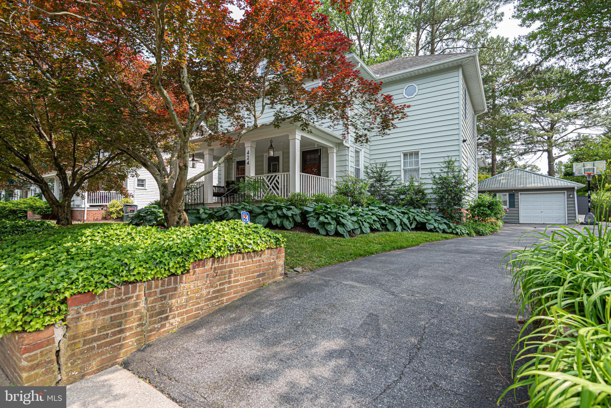 424 W COLLEGE AVENUE