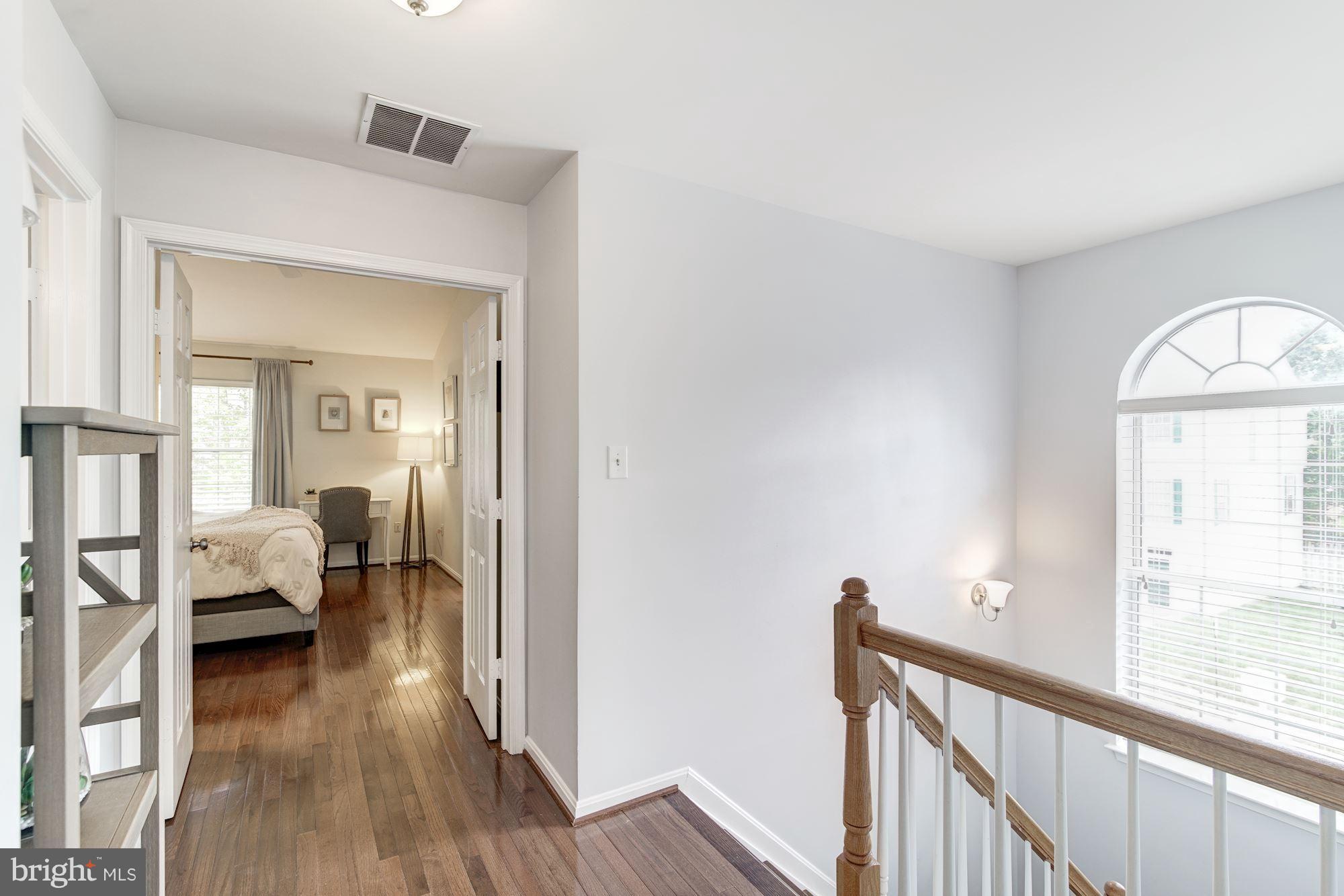 CENTRE RIDGE LAND BAY - Residential