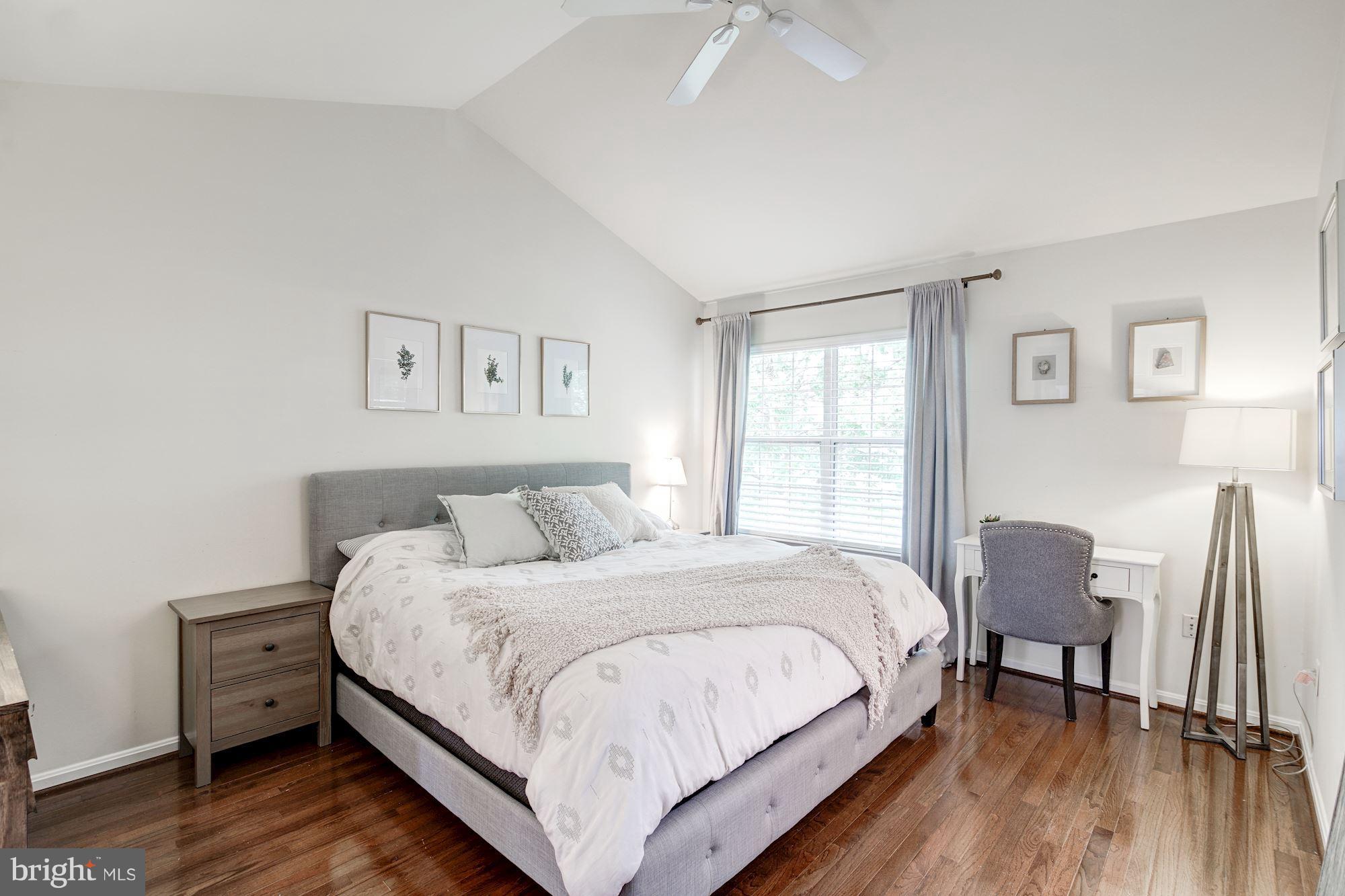 CENTRE RIDGE LAND BAY - Residential