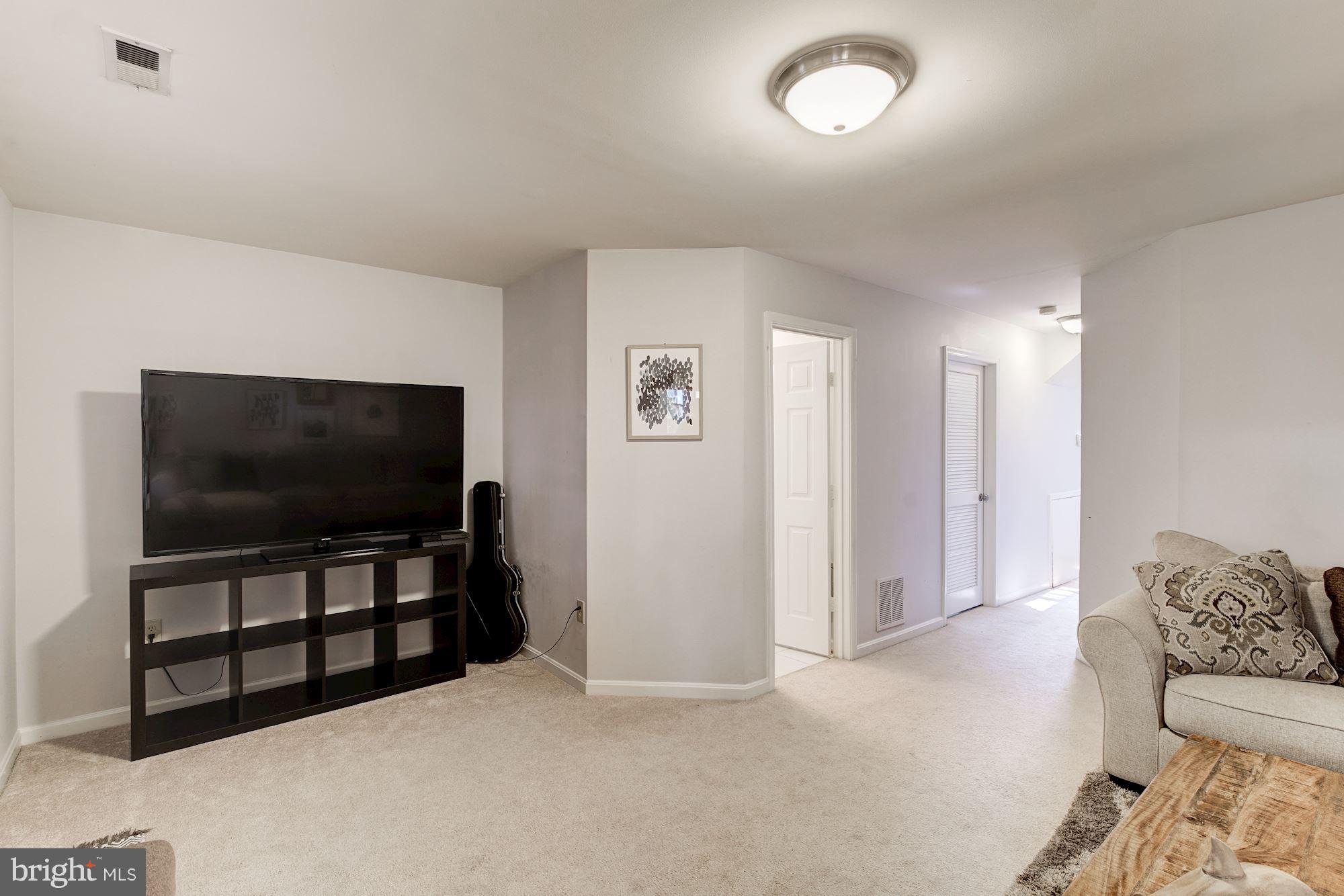 CENTRE RIDGE LAND BAY - Residential