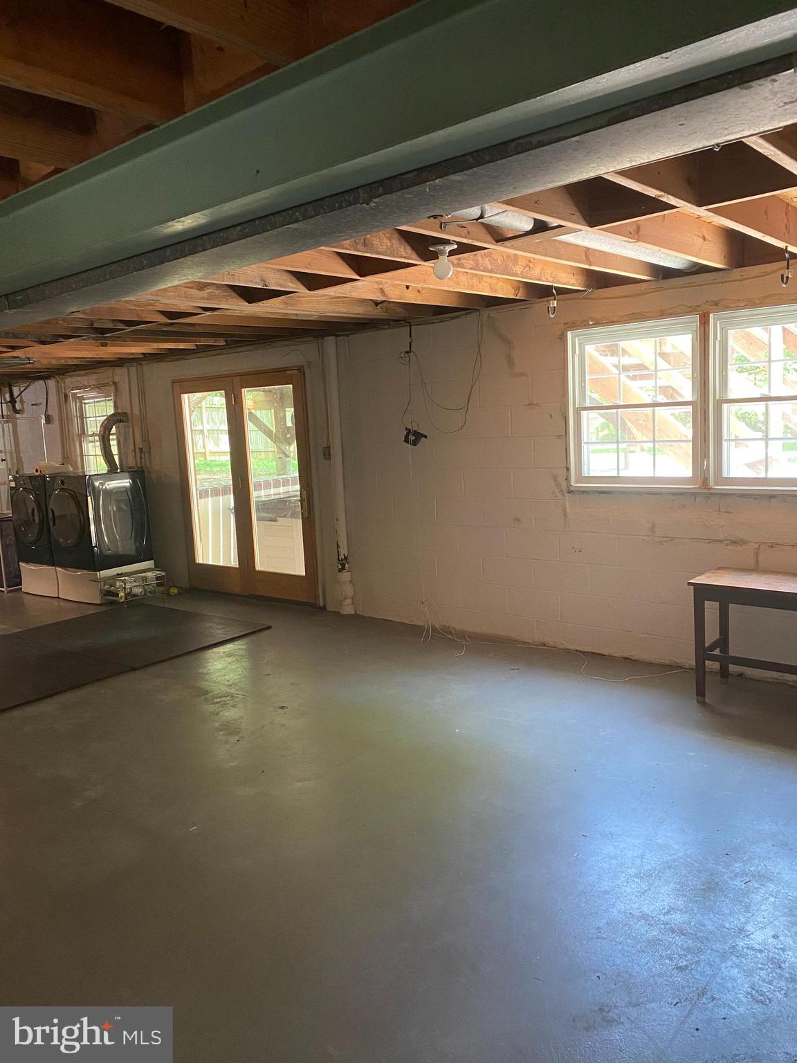 HAYFIELD FARM - Residential