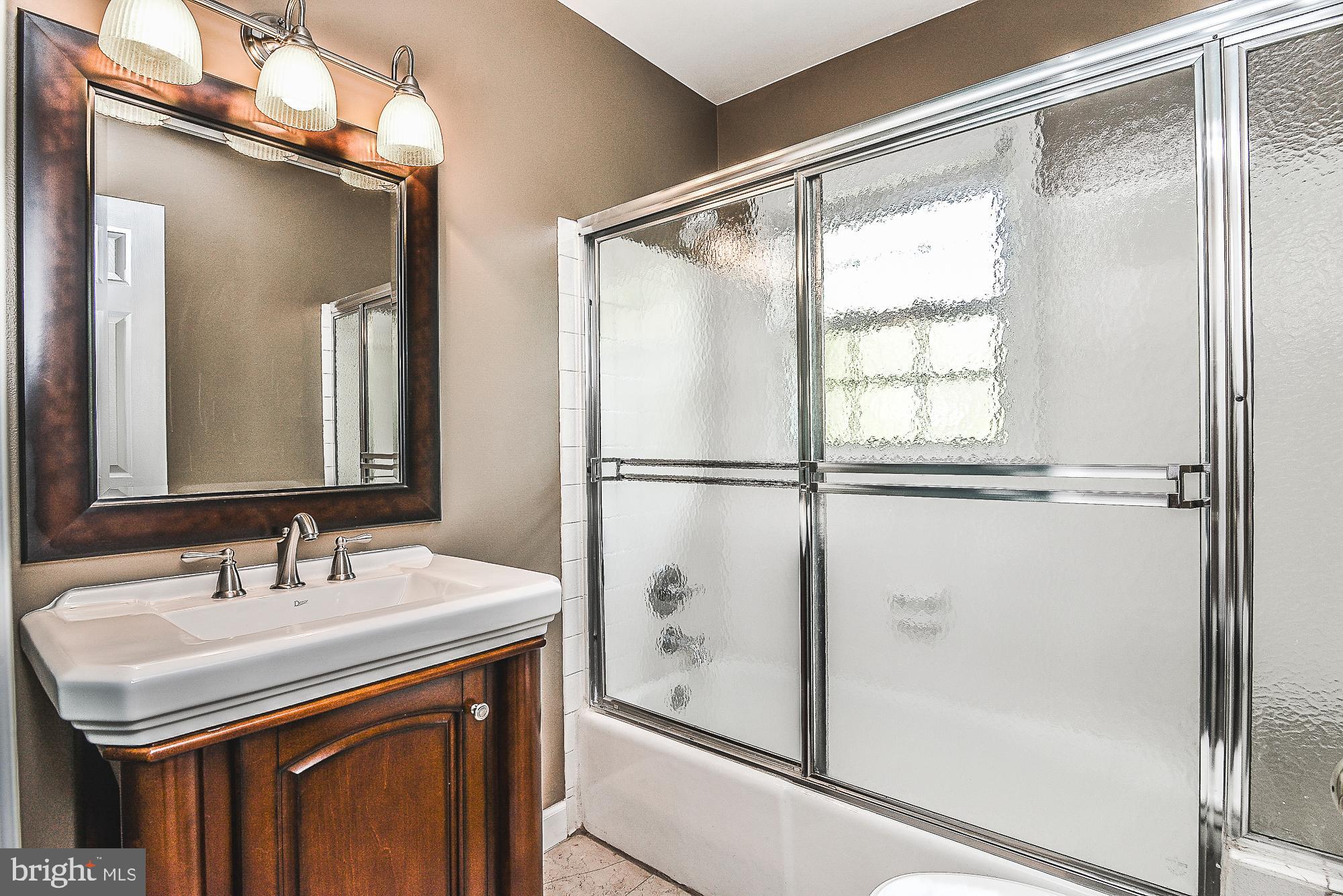 HAYFIELD FARM - Residential