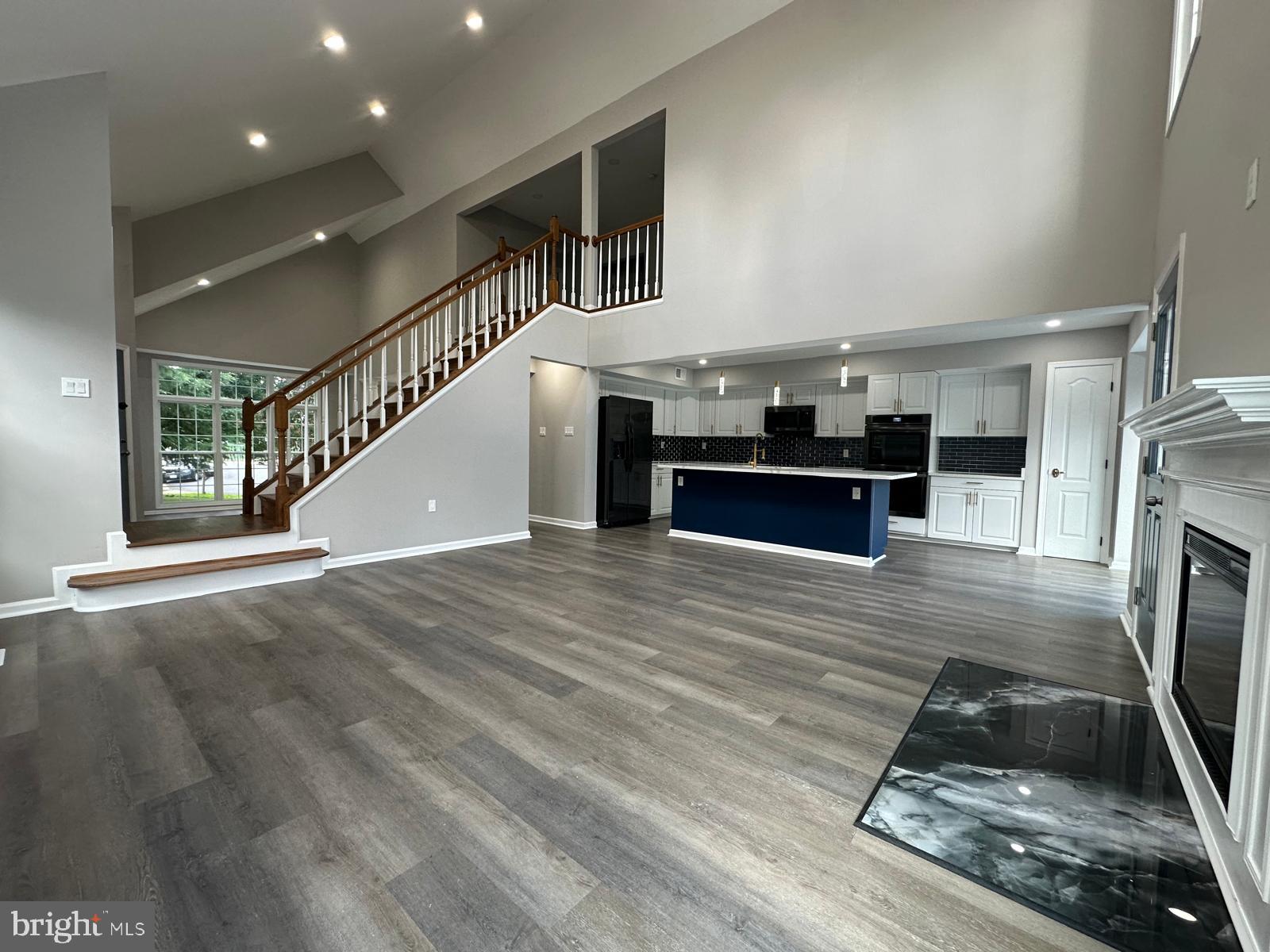 ASHBURN VILLAGE - Residential