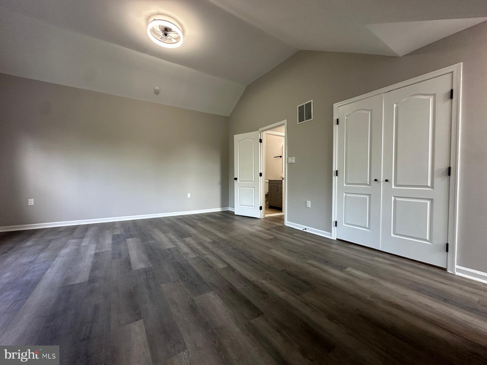 ASHBURN VILLAGE - Residential