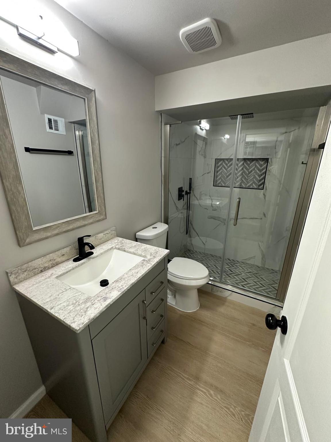 ASHBURN VILLAGE - Residential