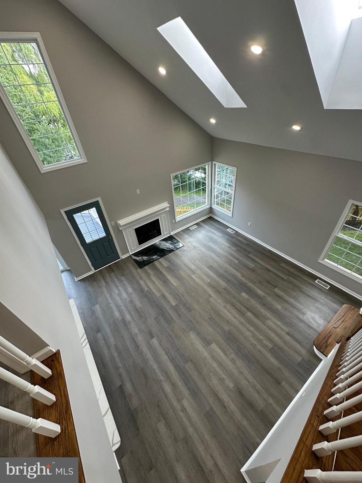 ASHBURN VILLAGE - Residential