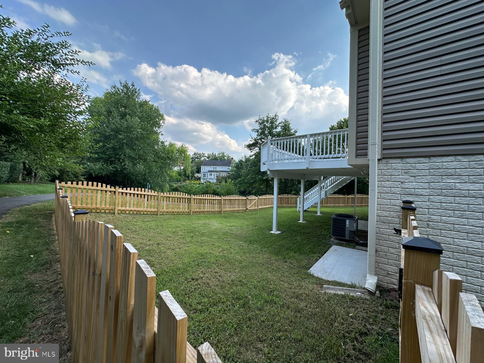 ASHBURN VILLAGE - Residential