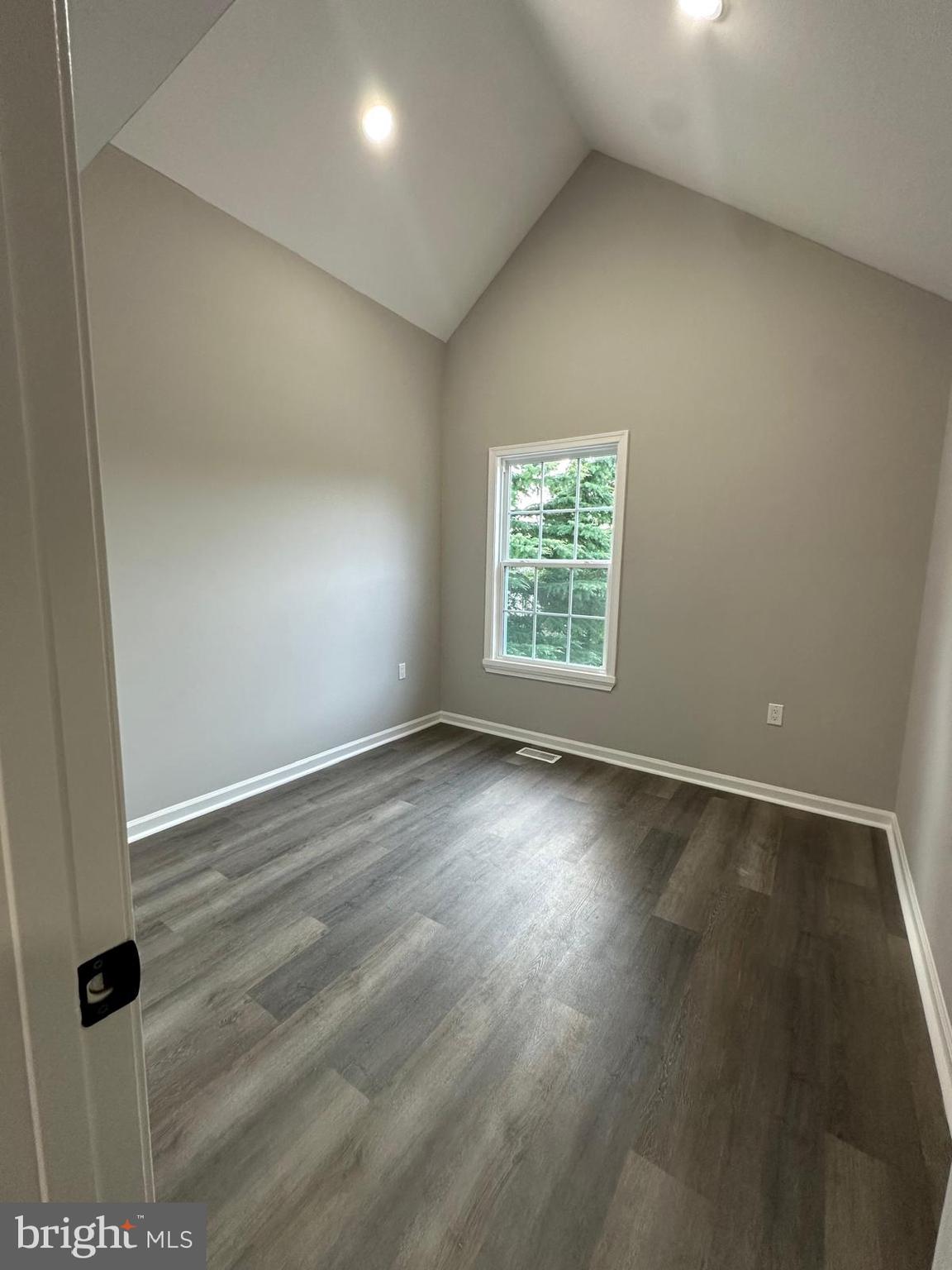 ASHBURN VILLAGE - Residential