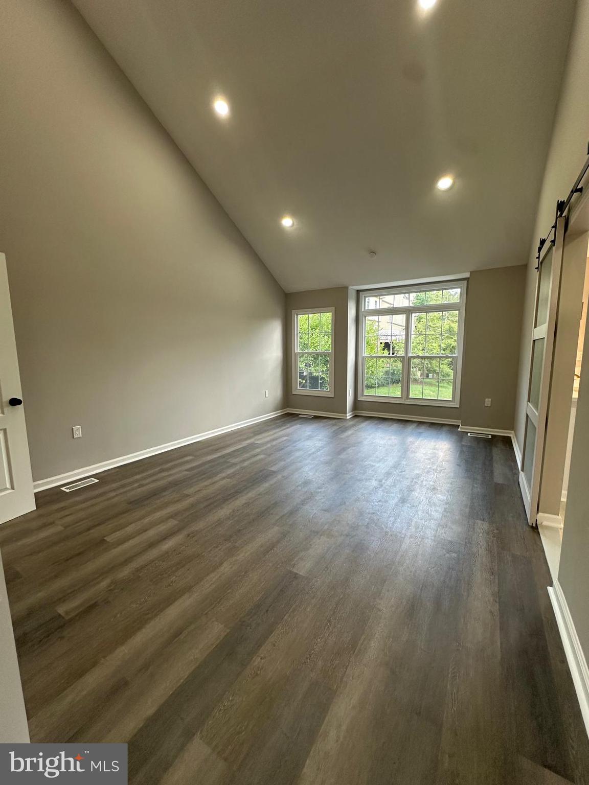 ASHBURN VILLAGE - Residential