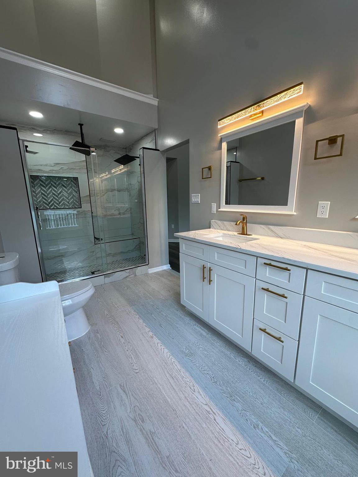 ASHBURN VILLAGE - Residential