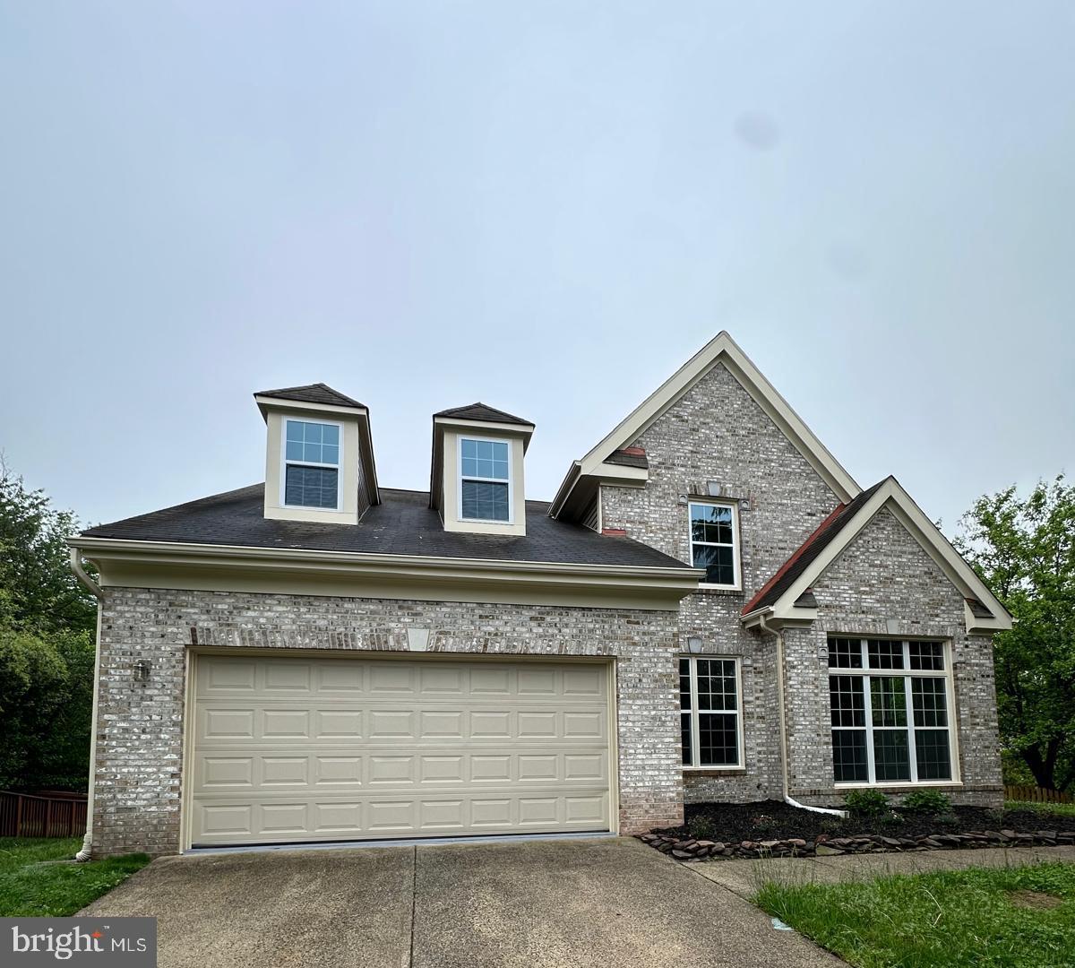 ASHBURN VILLAGE - Residential