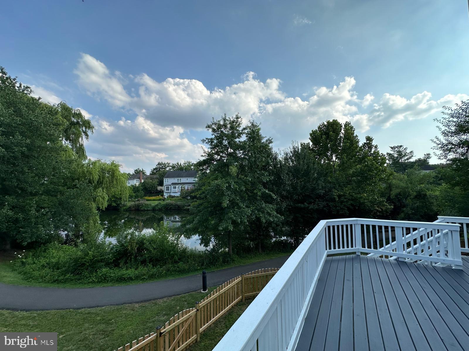 ASHBURN VILLAGE - Residential