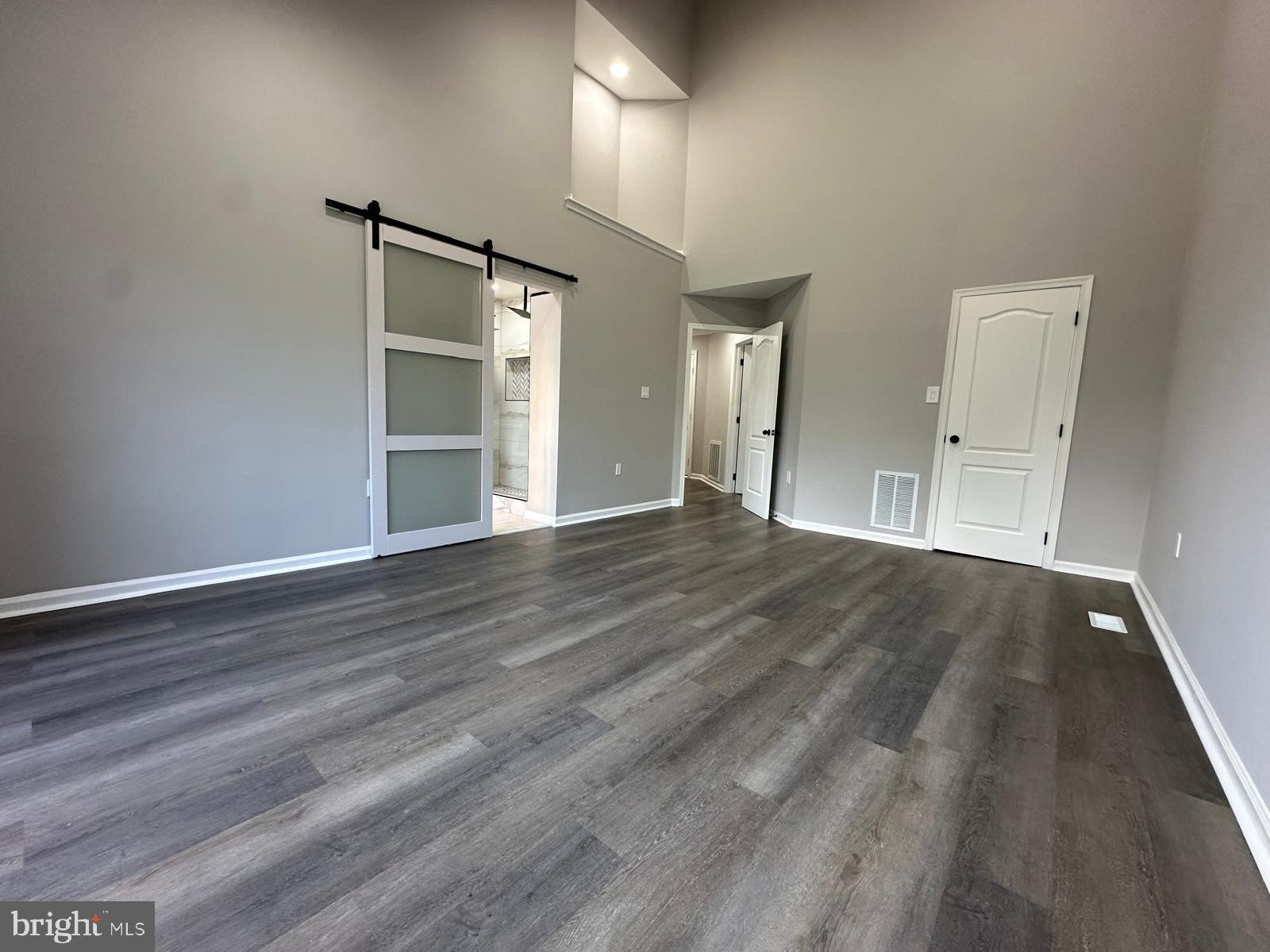 ASHBURN VILLAGE - Residential