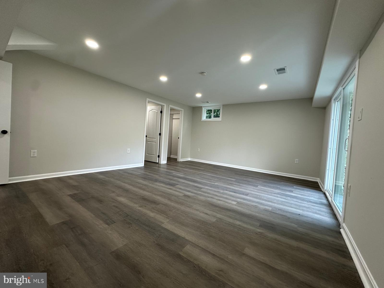 ASHBURN VILLAGE - Residential