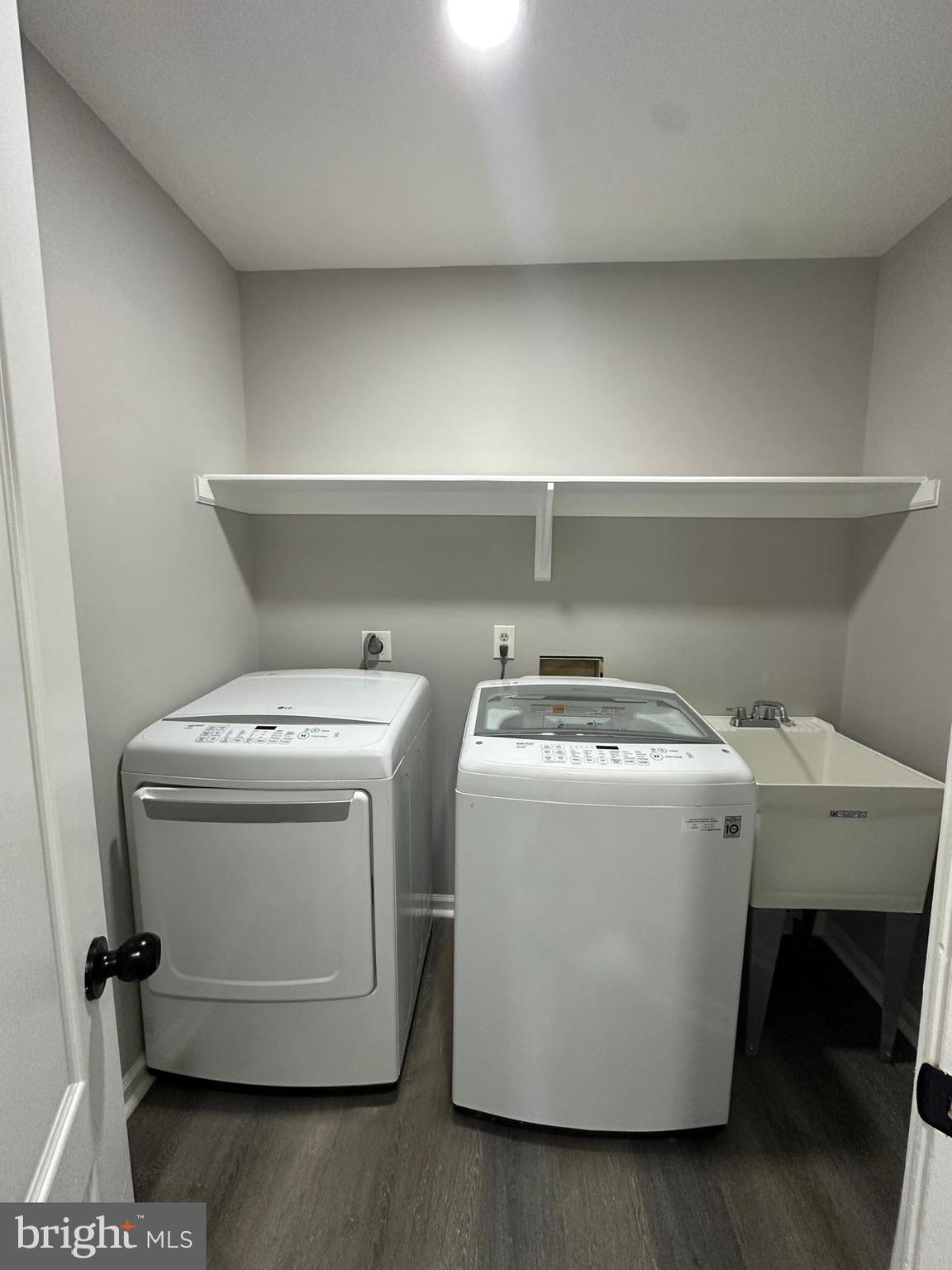 ASHBURN VILLAGE - Residential