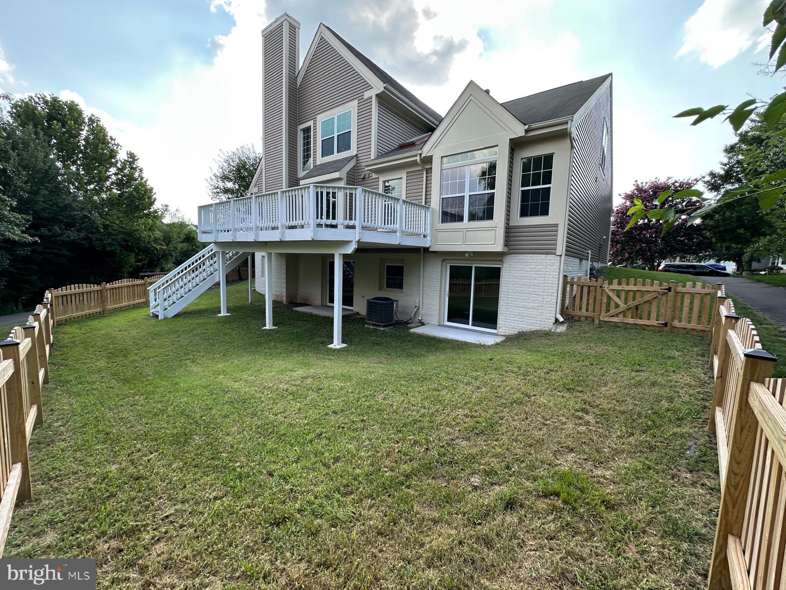 ASHBURN VILLAGE - Residential