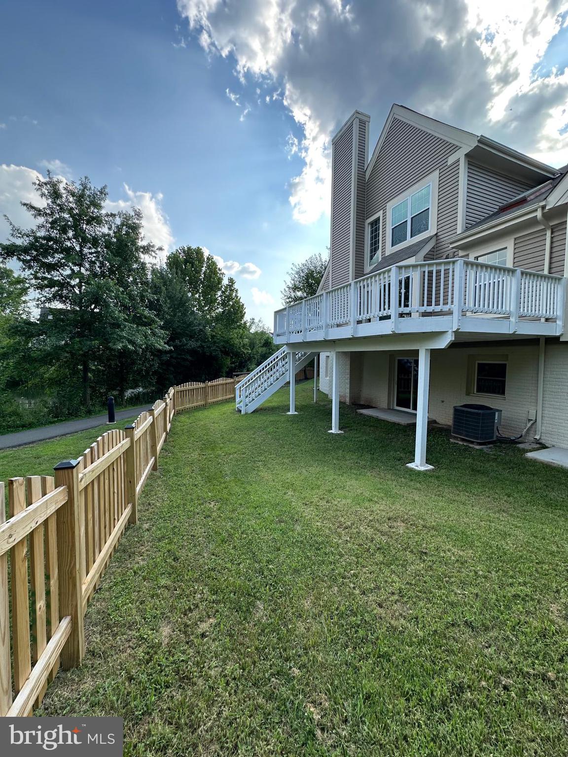 ASHBURN VILLAGE - Residential