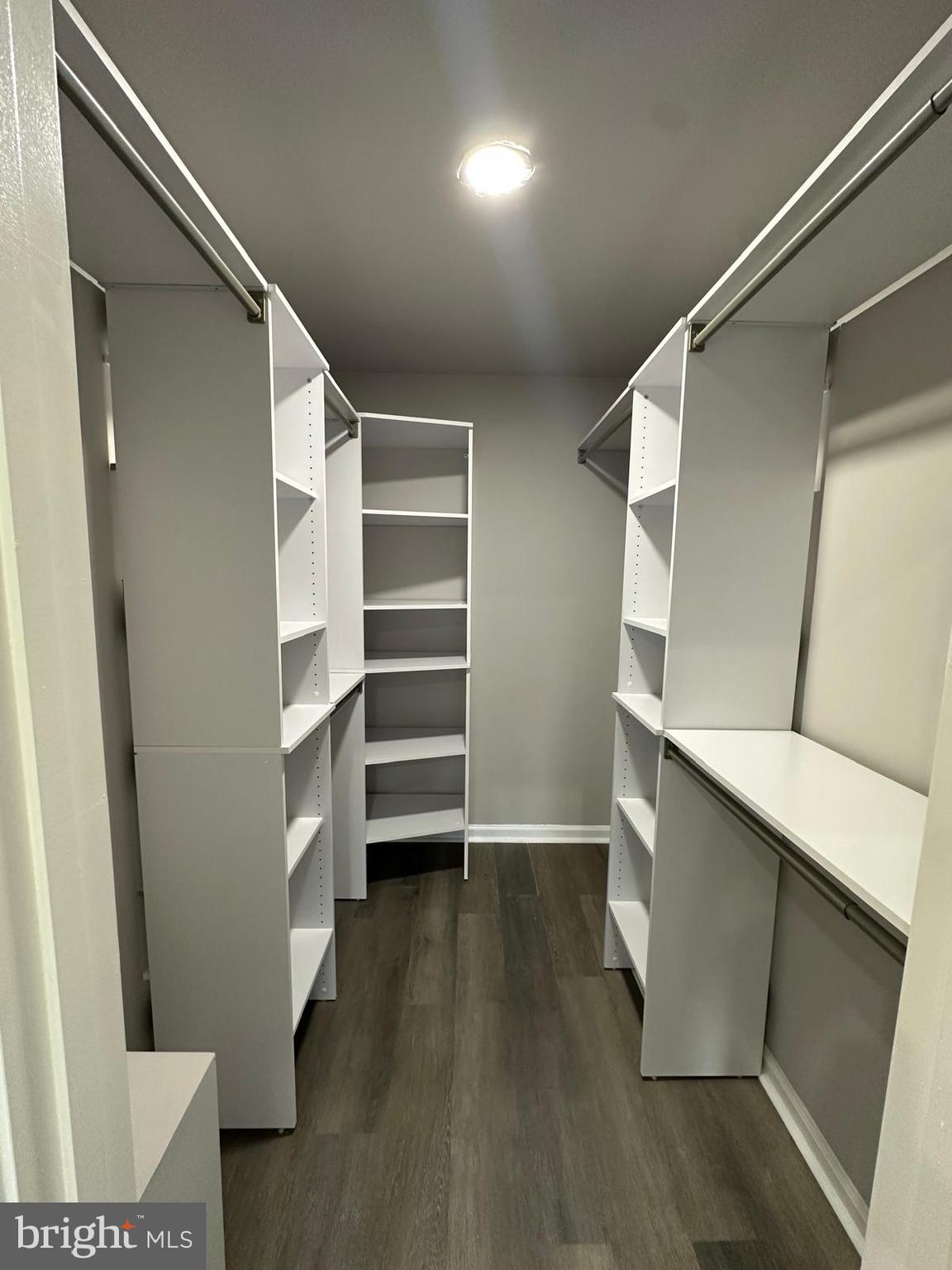 ASHBURN VILLAGE - Residential