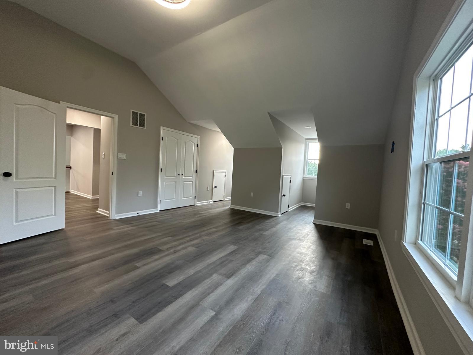 ASHBURN VILLAGE - Residential