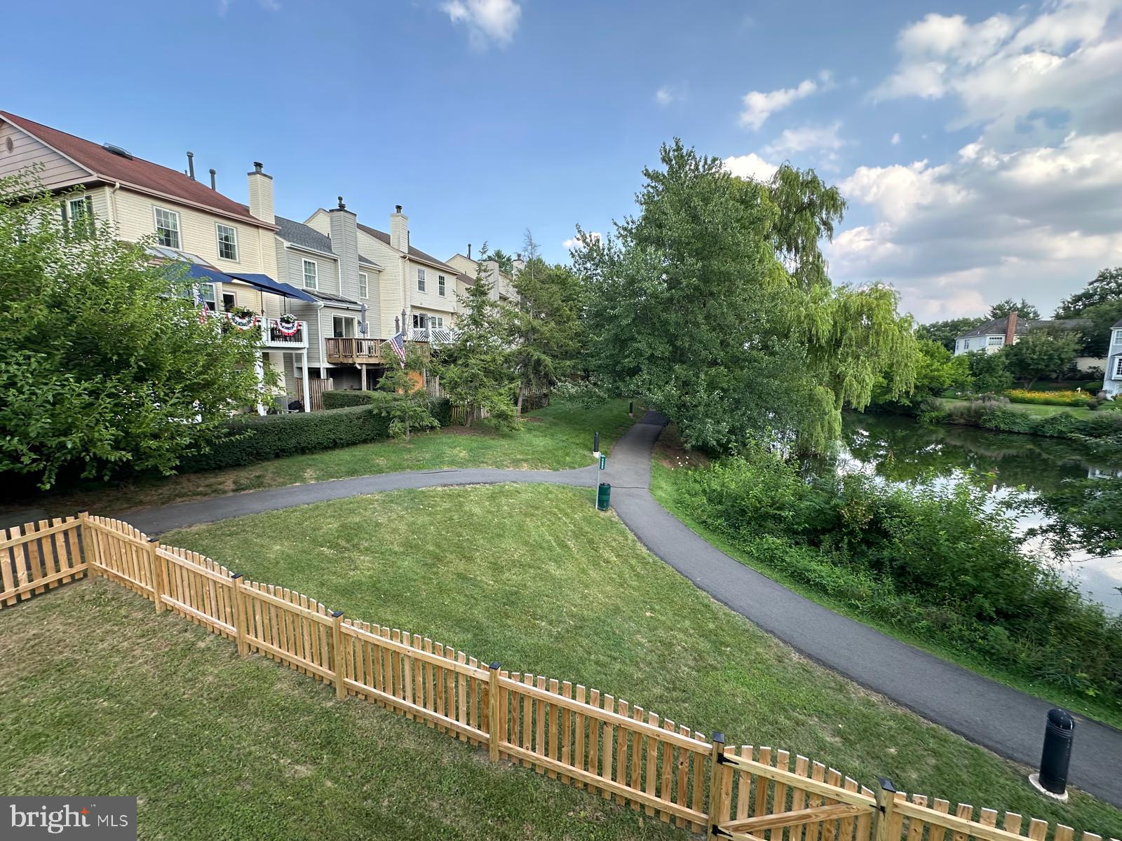 ASHBURN VILLAGE - Residential