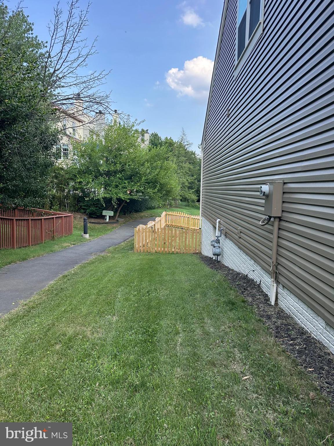 ASHBURN VILLAGE - Residential