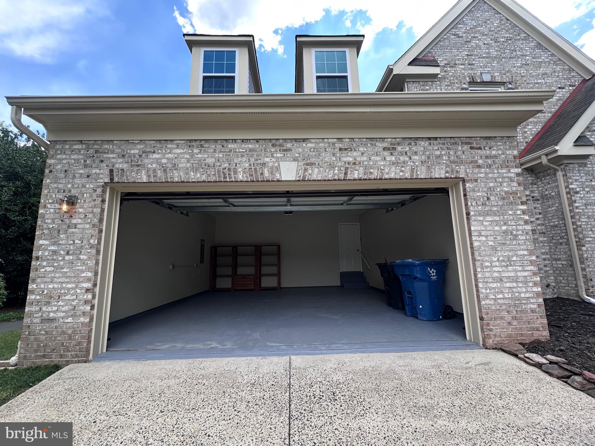 ASHBURN VILLAGE - Residential