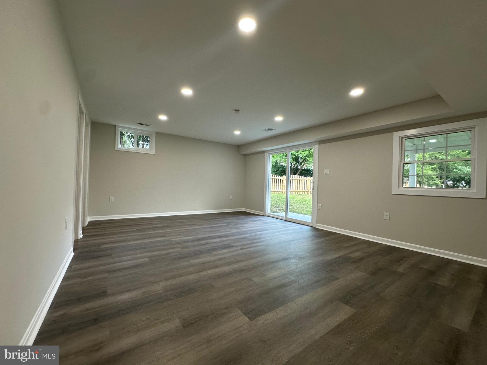 ASHBURN VILLAGE - Residential