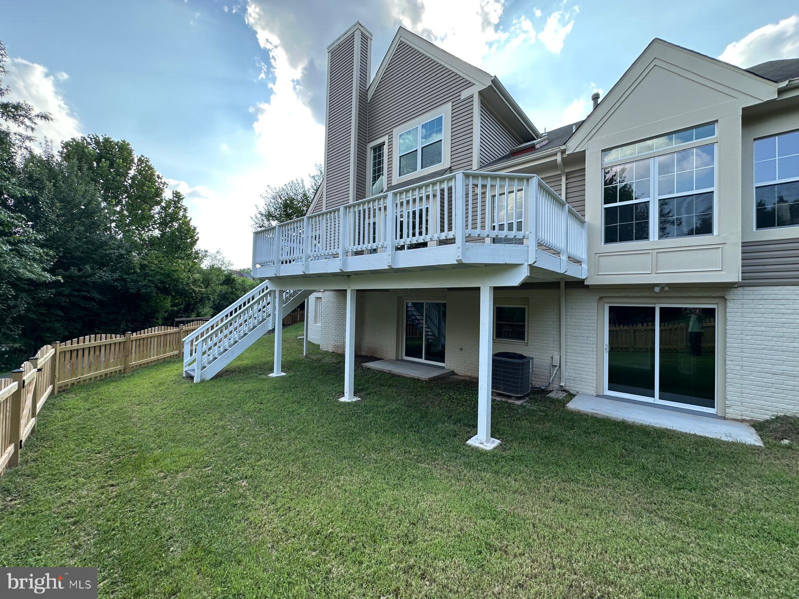 ASHBURN VILLAGE - Residential