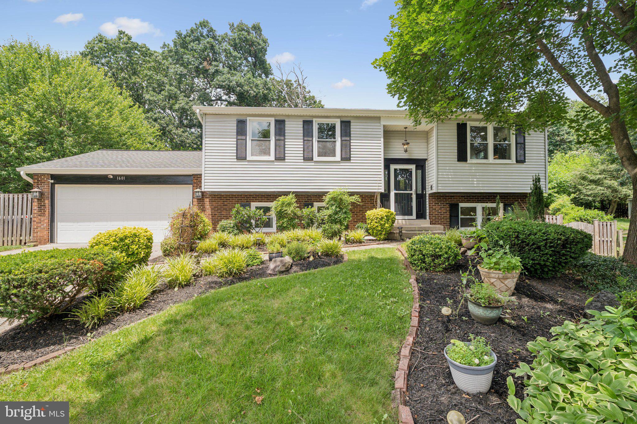 Welcome to 1601 Jubilation Ct – A beautifully maintained 4-bedroom, 3-bath home nestled on a quiet cul-de-sac in the heart of Herndon! This spacious rental offers over 2,500 square feet of living space, featuring a bright and open floor plan, brand new luxury vinyl plank flooring throughout (no carpet!), and plenty of natural light throughout. The gourmet kitchen boasts granite countertops, stainless steel appliances, and a large center island – perfect for entertaining or casual family meals.
The upper level includes a generously sized primary suite with updated private en-suite spa-like bath with a glass-enclosed shower. Two additional great sized bedrooms and a full bath complete the upstairs.
The finished lower level provides a spacious recreation room, bedroom, full bath, and ample storage, offering the perfect retreat for movie nights, hobbies, or work-from-home needs. Step outside to a beautifully landscaped, fully fenced backyard with a custom stone patio — ideal for refined outdoor entertaining or peaceful evening relaxation.
Additional features include a two-car garage and oversized driveway providing plenty of parking. Conveniently located near major commuter routes (Rt 28, Rt 7, and the Dulles Toll Road), shopping, dining, and just minutes to Herndon Metro Station. Pets considered on a case-by-case basis. Available for immediate move-in – don't miss this one!