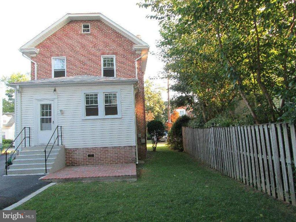 TEMPLE PARK - Residential Lease