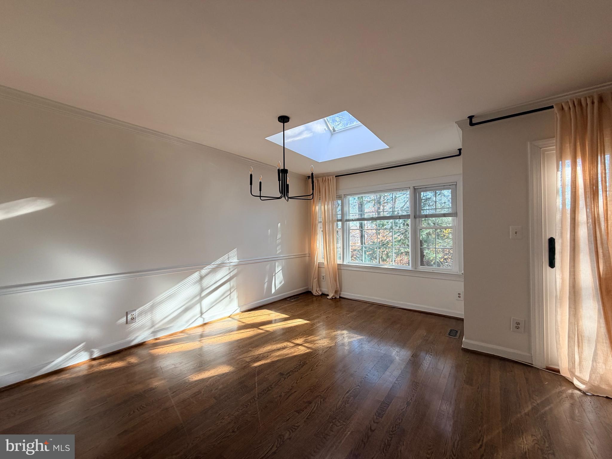 LANDMARK MEWS - Residential Lease