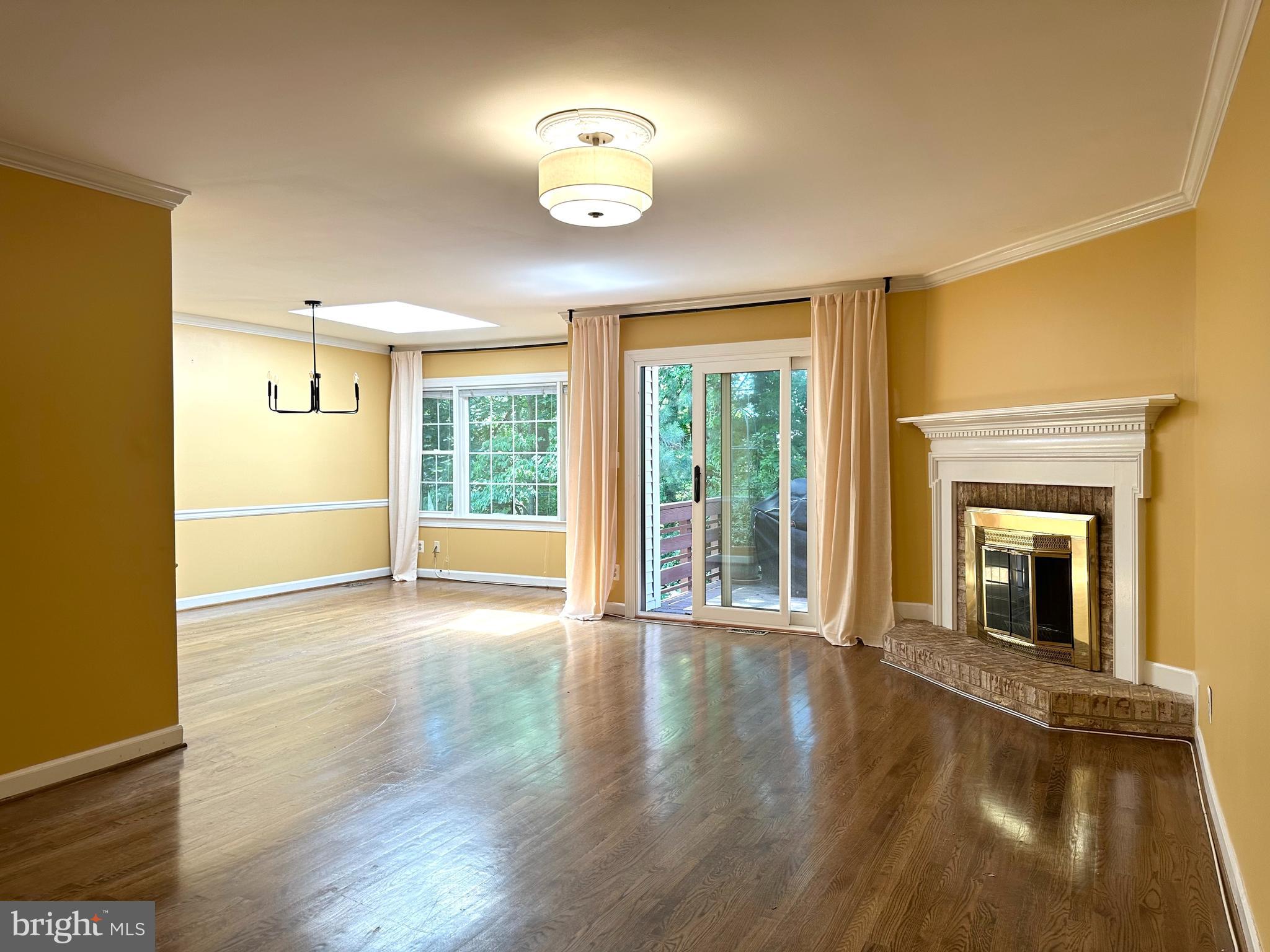 LANDMARK MEWS - Residential Lease