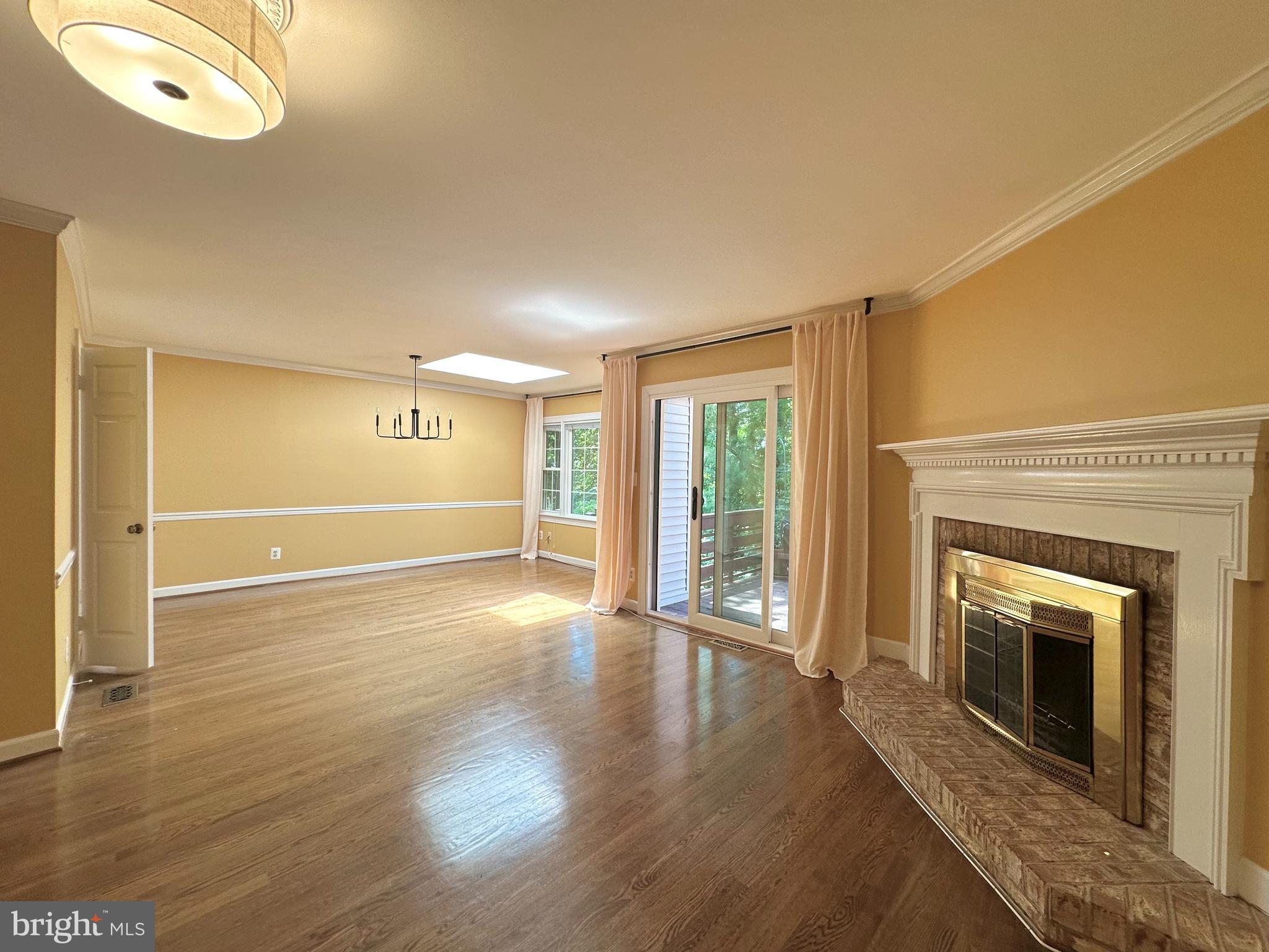 LANDMARK MEWS - Residential Lease